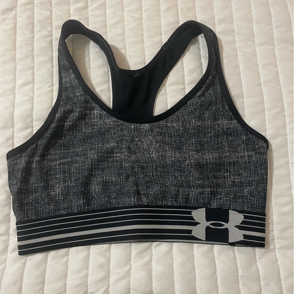 Under Armour Sports Bra Size Small - Picture 1 of 2